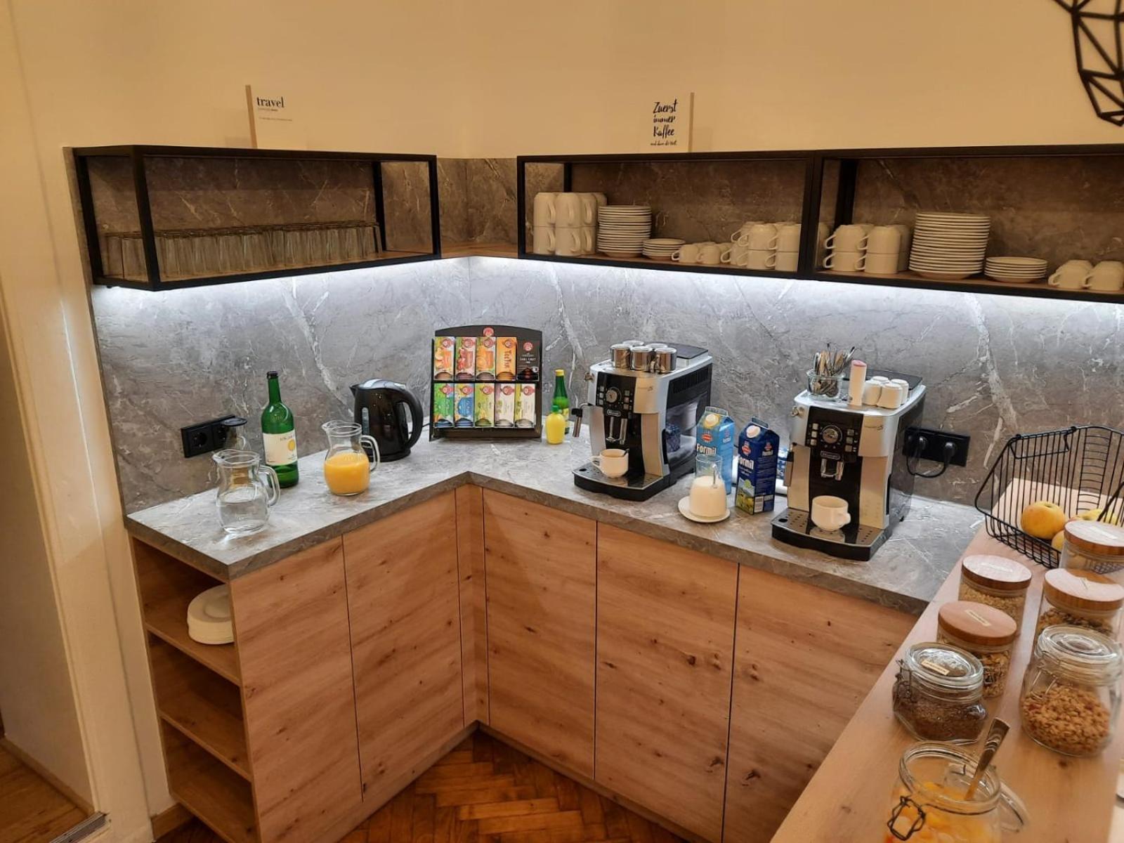 Fruehstueckshaus Wunderland Acomodação com café da manhã Laa an der Thaya Exterior foto